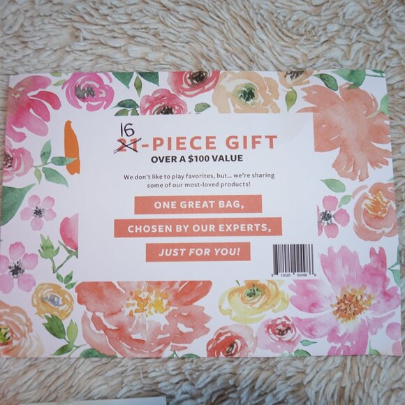 16 Piece Gift Set - Supergoop Sunscreen, Elizabeth Arden, Vince Camuto Fragrance - Picture 7 of 7